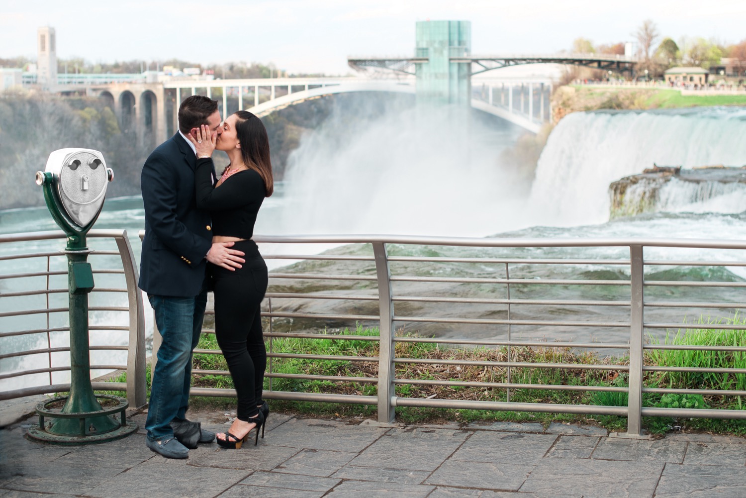 engagement photographer in Niagara Falls, NY